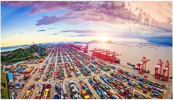 中國(guó)對(duì)外貿(mào)易實(shí)現(xiàn)歷史性跨越 40年進(jìn)口增長(zhǎng)664倍