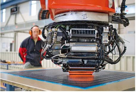 隨著汽車、航空等多個產(chǎn)業(yè)進一步升級，復合材料將迎來"黃金時代"