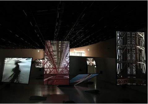 我國(guó)博物館產(chǎn)業(yè)基礎(chǔ)比較薄弱，與發(fā)達(dá)國(guó)家相比差距很大