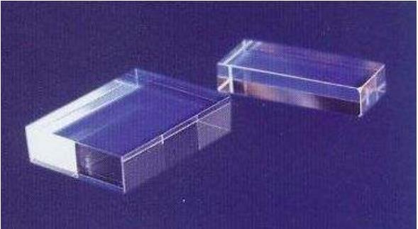 隨著國(guó)家對(duì)新興產(chǎn)業(yè)的大力扶持，給氧化鋁陶瓷行業(yè)帶來(lái)重大利好