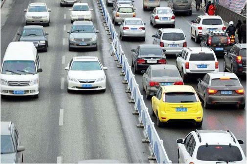 1-11月，交通固定資產(chǎn)投資完成2.93萬億元，同比增長1.0%，增速較1-10月加快0.3個(gè)百分點(diǎn)?