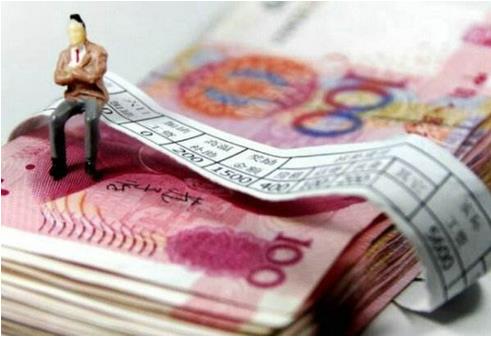 截至2018年12月份，全國共有15個省份調(diào)整最低工資標(biāo)準(zhǔn)，上海以2420元居全國之首?