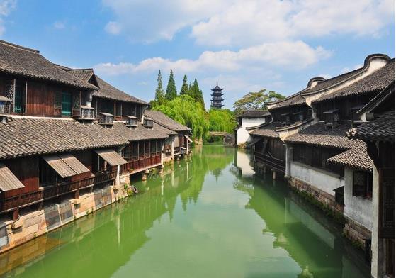 2019年旅游人數(shù)仍處增長態(tài)勢(shì)，將達(dá)60.6億人次，各地紛紛出臺(tái)新一輪文化旅游規(guī)劃??