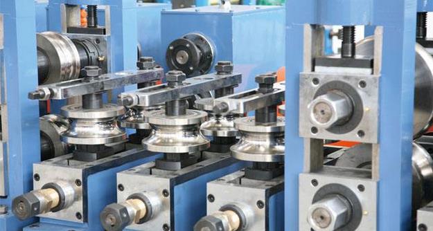 近年來(lái)隨著汽車工業(yè)等的高速發(fā)展，我國(guó)模具產(chǎn)業(yè)也實(shí)現(xiàn)了快速增長(zhǎng)