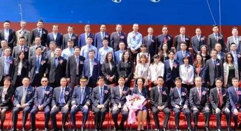 全球首艘大型智能集裝箱船“中遠(yuǎn)海運荷花”輪順利交付